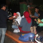 Sosialisasi dilakukan KPU Jepara dengan membagi-bagikan bahan sosialisasi berupa leaflet, striker, dan gantungan kunci di SCJ dan Alun-alun Jepara